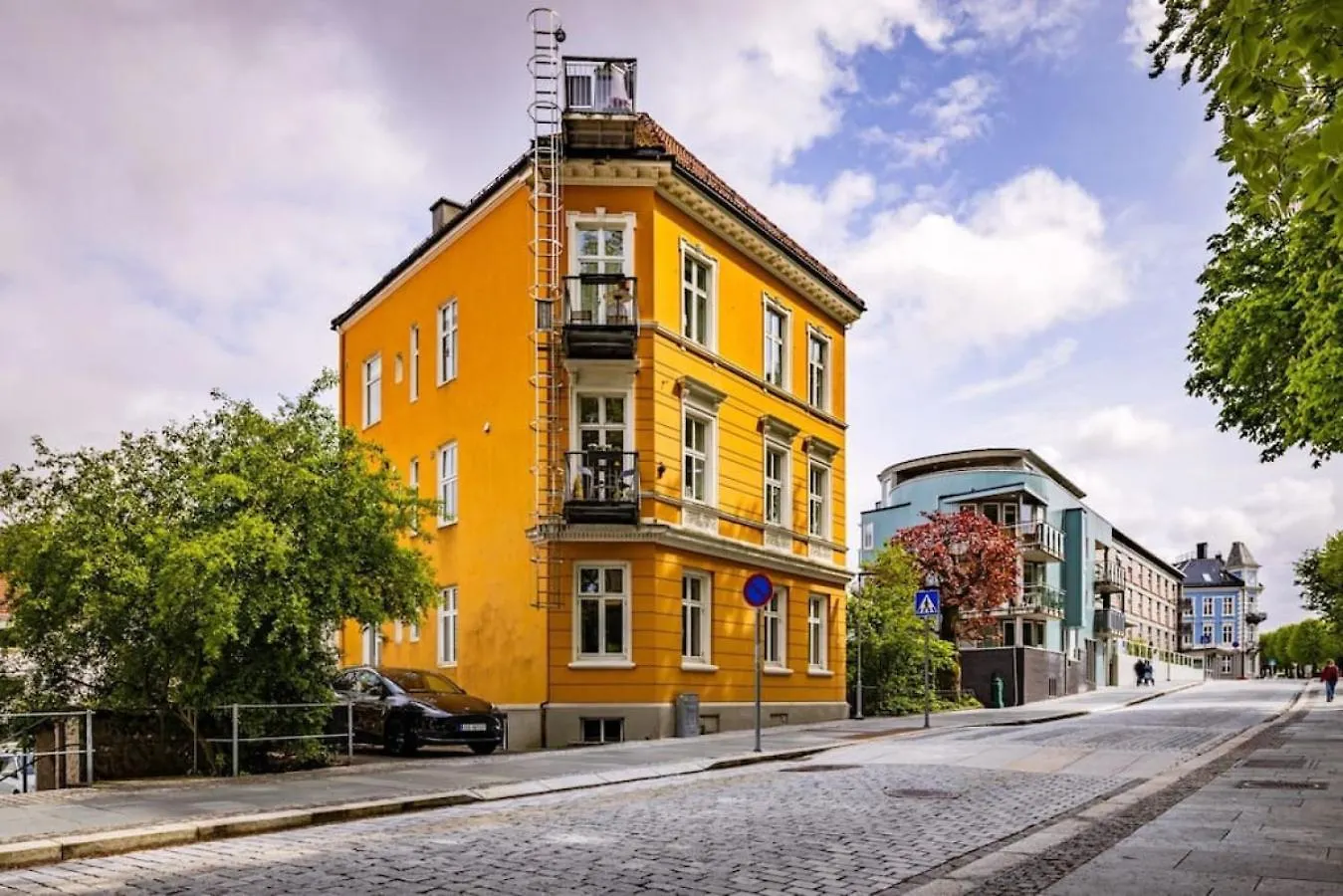 Dinbnb Homes I Historical 1896 Residential Bergen Appartement