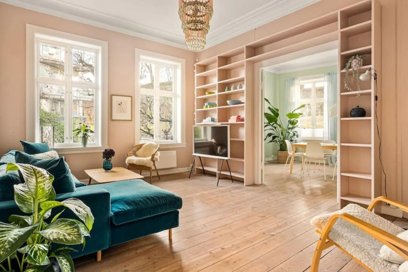 Contacts de Dinbnb Homes I Historical 1896 Residential